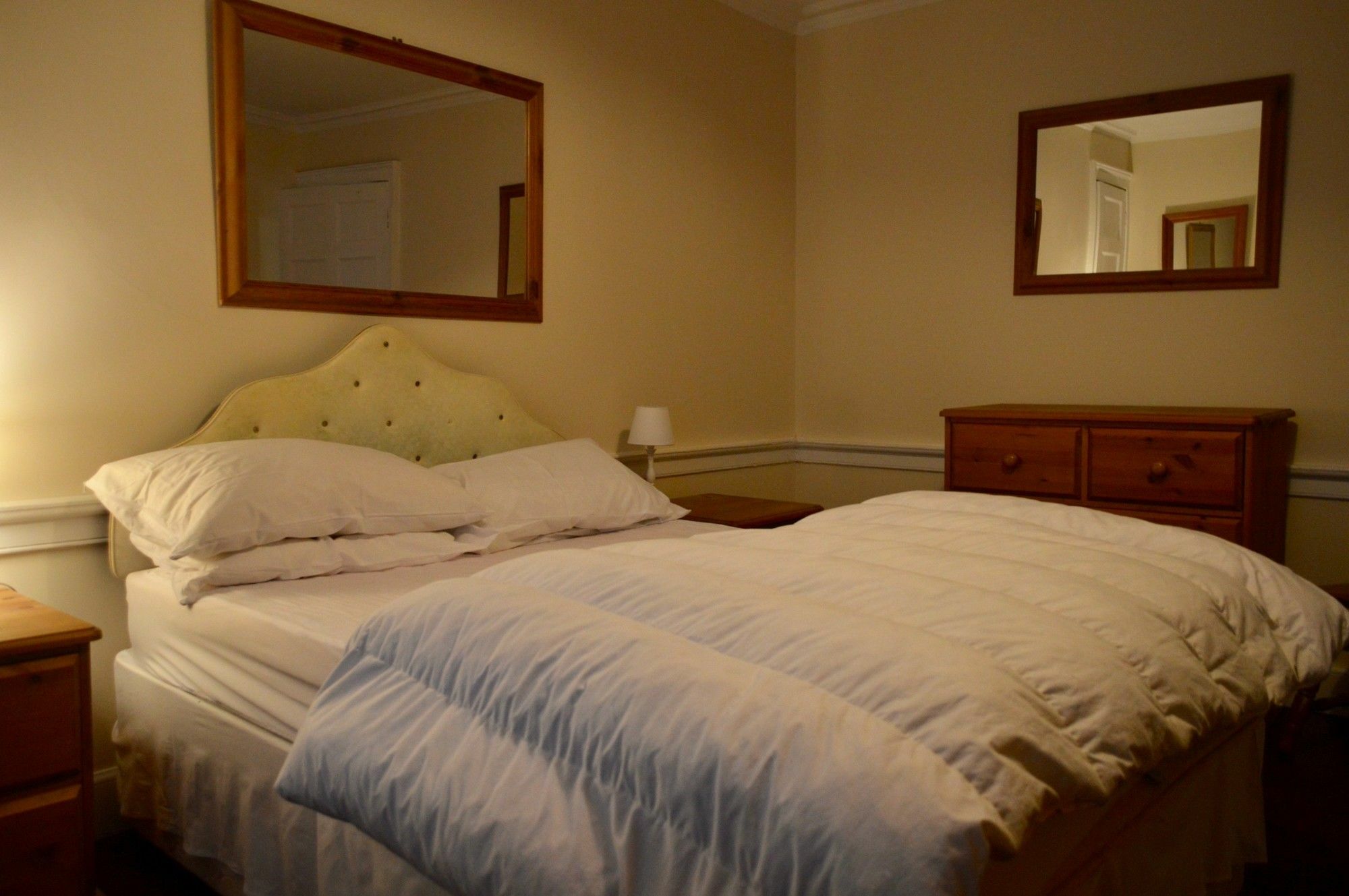 Central 1 Bedroom Apartment Sleeps 2 EDI Exterior photo